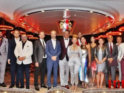 Реалност срещу Илюзия: Златка Райкова премина всякакви граници с Фотошопа! Стана за смях с мега излагацията си на модно събитие (СНИМКИ)