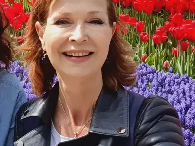 Роси Кирилова опъна бръчки