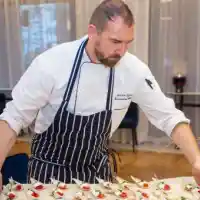 Шеф Токев обожава бабите си