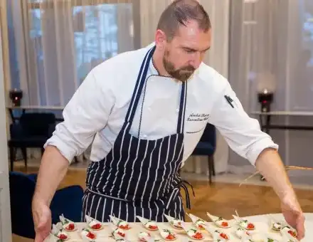 Шеф Токев обожава бабите си