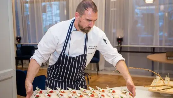 Шеф Токев обожава бабите си