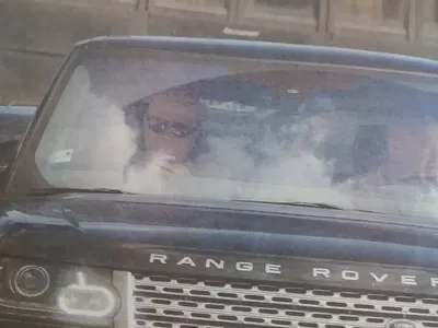 Слави Трифонов отново в Би Ти Ви (Папарашки снимки)