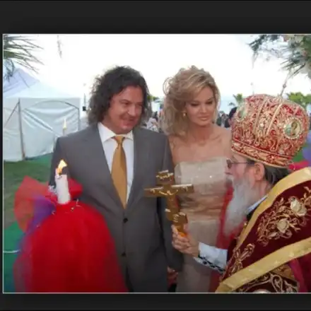 Стефка Костадинова отмаря на яхта за 10 милиона в Гърция