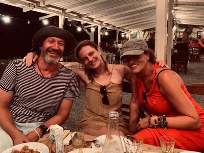 Теодора Духовникова се съблякла пред Деян Донков (СНИМКА по-долу)