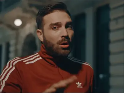 Тото тръгна скандално с охрана