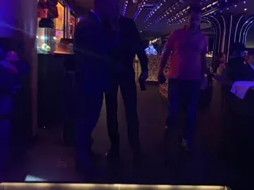 Ваньо Алексиев се забавлява в Монте Карло! Олигархът паркира Бугатито си като баровец точно пред входа на топ клуб (СНИМКИ)