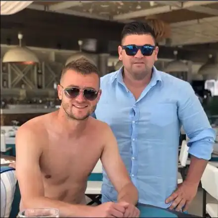 Венци Христов жули белот на плажа