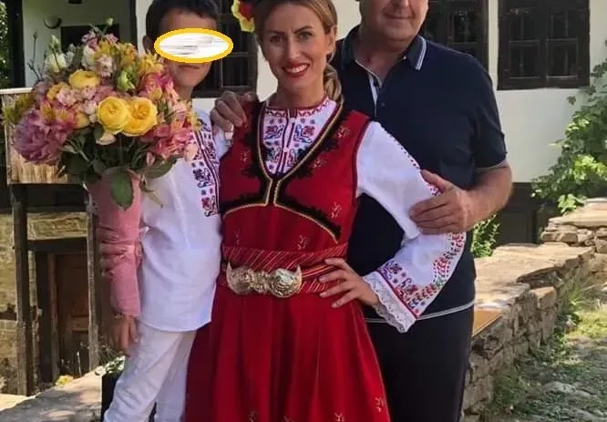 Веселин Маринов дерибейства по Черноморието! Играе си с малко дете като с мече!
