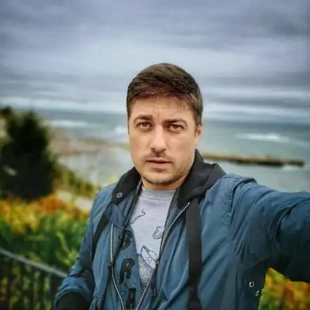 Владо Карамазов в лятна афера с канадка