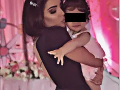 Внучката на Митьо Очите като кукличка