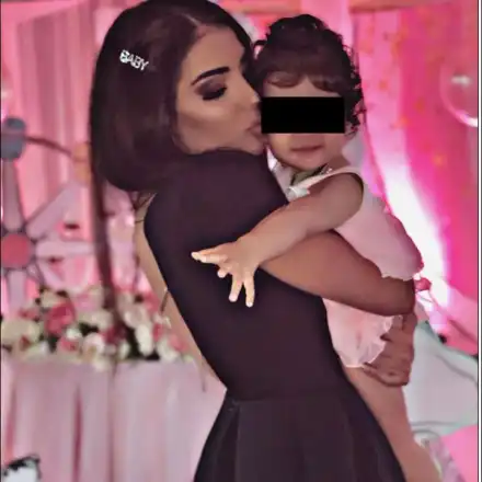 Внучката на Митьо Очите като кукличка