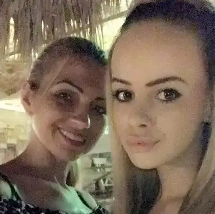 Затова крушата не пада по-далеч от дървото! И задникът на майката на Сузанита - Шенай Мурад, лъсна в нета! (СНИМКИ В ГАЛЕРИЯТА)