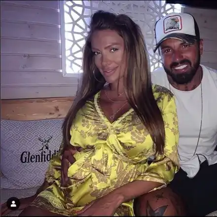 Златка с тен като мулатка