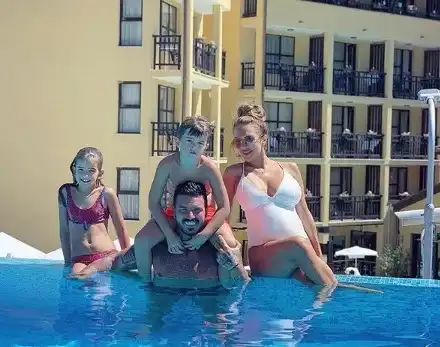 Златка се грижи за децата на Благо