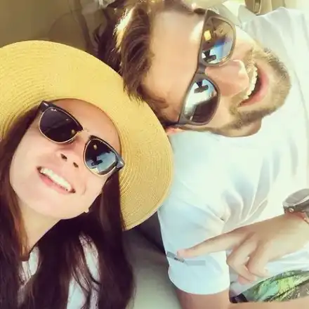 Звезда от „Революция Z“  се омъжи тайно