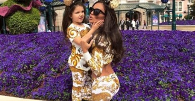Николета Лозанова подготвя първокласничка