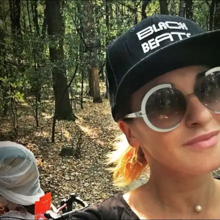 Алекс Раева без майчинство