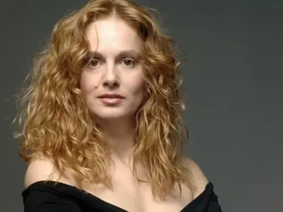 Божинов остави без роли Параскева Джукелова