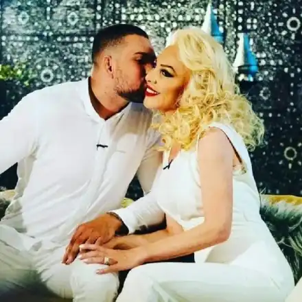 Бременна ли е Луна?