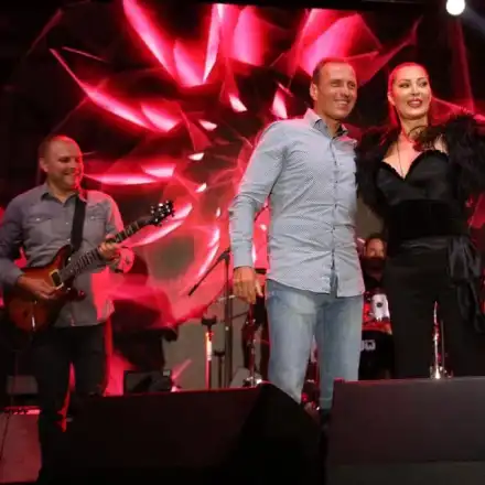 Цеца чупи рекорди в Банско! Събра 30 000 души