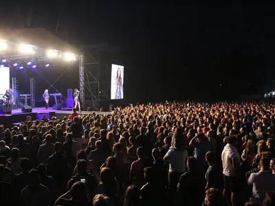 Цеца чупи рекорди в Банско! Събра 30 000 души