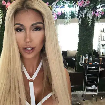 Джулиана Гани ражда в съда, привикаха я да каже била ли е платена жрица на Дани Обувката