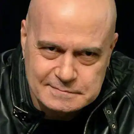 Ексклузивно! Слави Трифонов вдига сватба! (Подробности + СНИМКИ на бъдещата булка)