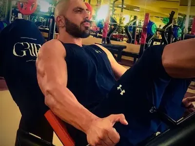 Ексклузивно в HotArena! Ето го новото гадже на Черната Златка! (СНИМКИ)