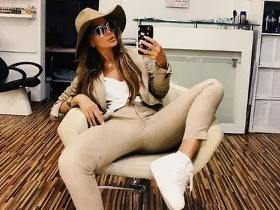 Есил Дюран се чекне мъжествено