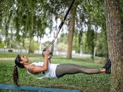 Футболна съпруга на левскар стана фитнес гуру