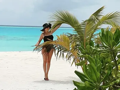 Гала отрече да е нудист