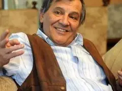 Къщата на Батето тъне в разруха (СНИМКИ)