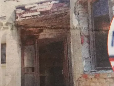 Къщата на Батето тъне в разруха (СНИМКИ)