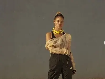 Кристин Илиева на корицата и на \"Вог\"