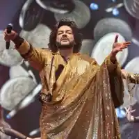 Лорд Минчев в акция: Шер е облякла „облаци с кюфтета“, Щерева потънала в модна досада, Киркоров достига Демис Русос и още + СНИМКИ