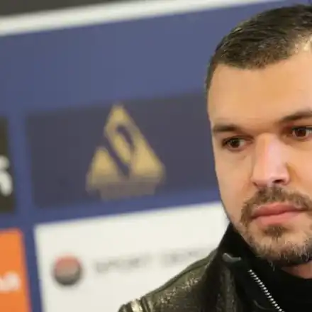 Луд за връзване? Валери Божинов тръгна на психолог (Вижте защо)