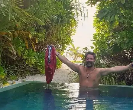 Мъжът на Гала вее гащи