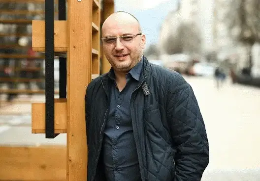 Манчев си показа..... (Папарашко фото)