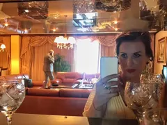 Наско и Илиана се глезят на аванта в хотела на Славчо Христов