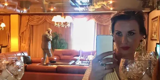 Наско и Илиана се глезят на аванта в хотела на Славчо Христов