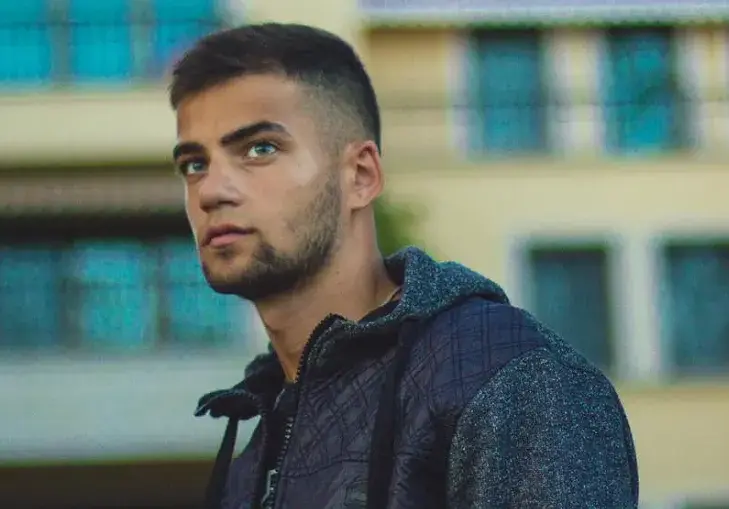 Наско Колев движи пеш