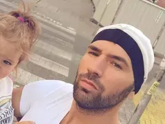 Наско Месечков не ще да гледа как излиза бебето