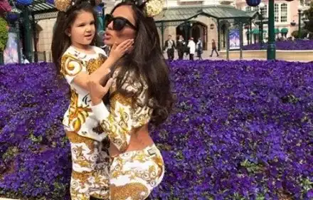 Николета Лозанова подготвя първокласничка