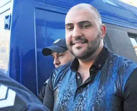 Побойник и половина! Гринго развя юмруци срещу доставчик на храна