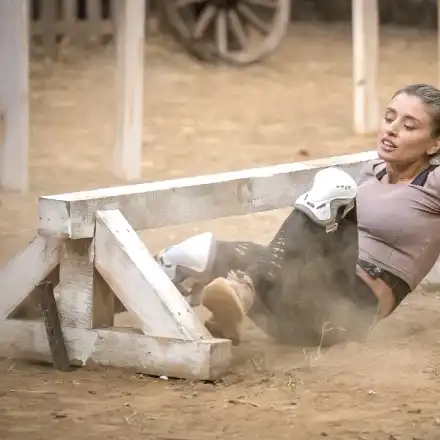 Саня Борисова като нинджа на дуела във „Фермата“