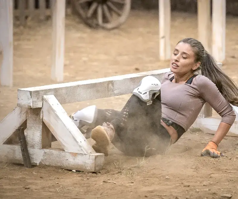 Саня Борисова като нинджа на дуела във „Фермата“