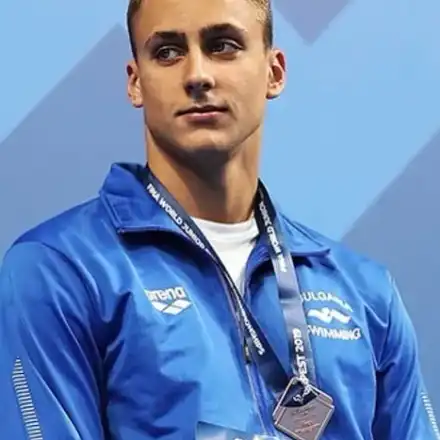 Сензацията в българското плуване Йосиф Миладинов прогонен от немско училище