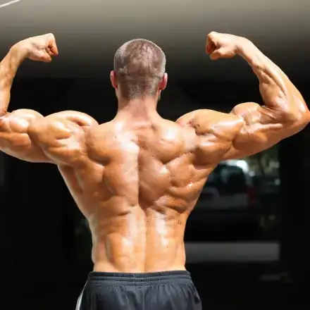 Шампион по културизъм страда по влогър във „Фермата“