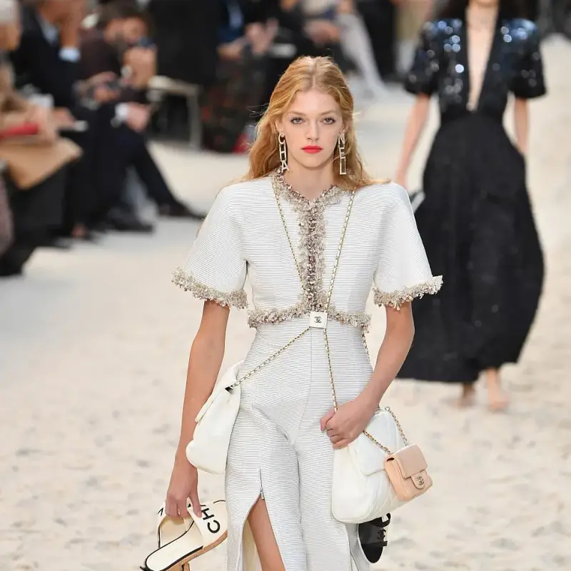 „Шанел“ с мил жест към Белослава Хинова