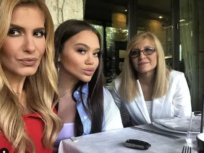 Щерката на Анелия става доктор